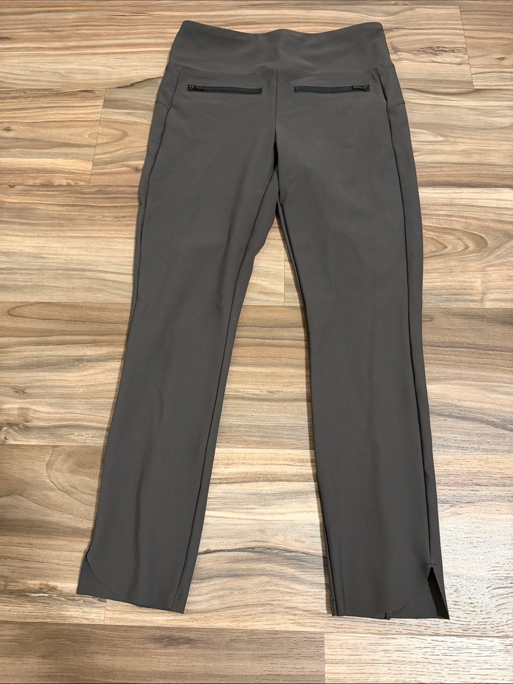 ATHLETA Stellar Crop Pant Front Zip Pockets Charcoal Women’s Size S Leggings
